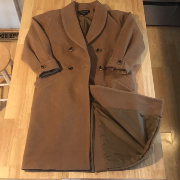 Ladies size 4P DonnyBrook coat. Made in Russia - Picture 2 of 4